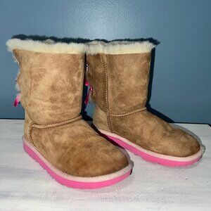 UGG Bailey Bow Suede Fur Boots - Chestnut & Pink - Women's 6/6.5